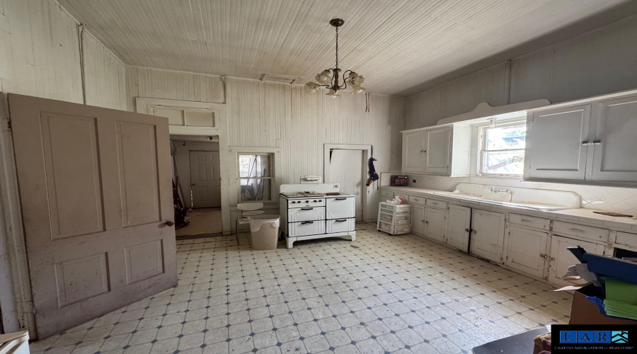 215 Cortez St, Laredo, Texas 78040, 3 Bedrooms Bedrooms, 5 Rooms Rooms,1 BathroomBathrooms,Residential,For Sale,215 Cortez St,20260990