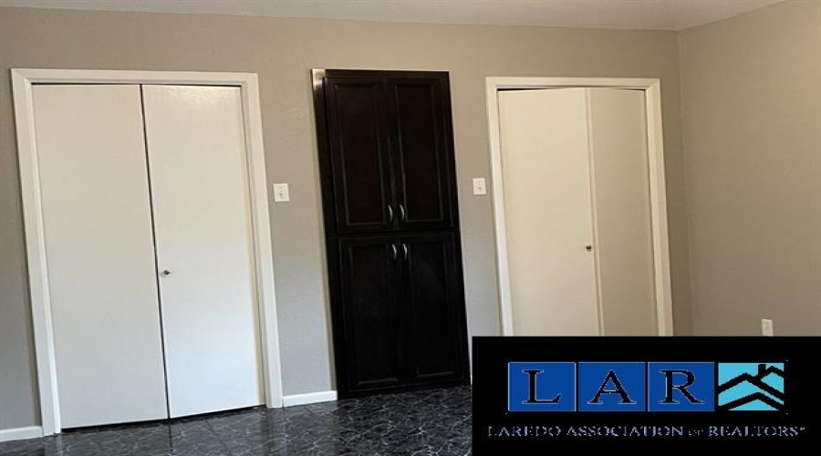 8509 Valley View Cir, Laredo, Texas 78045, 5 Bedrooms Bedrooms, 7 Rooms Rooms,3 BathroomsBathrooms,Residential,For Rent,8509 Valley View Cir,20260991