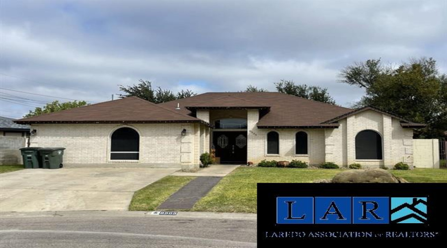 8509 Valley View Cir, Laredo, Texas 78045, 5 Bedrooms Bedrooms, 7 Rooms Rooms,3 BathroomsBathrooms,Residential,For Rent,8509 Valley View Cir,20260991