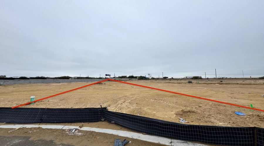 Property lines added for visualizations and not to scale.