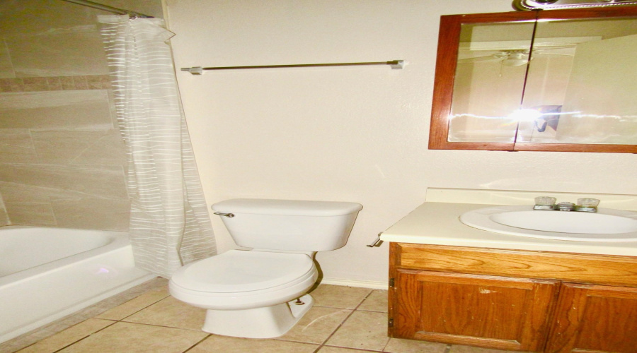 1420 Juarez Ave, Laredo, Texas 78040, 1 Bedroom Bedrooms, 2 Rooms Rooms,1 BathroomBathrooms,Residential,For Rent,1420 Juarez Ave,20260994