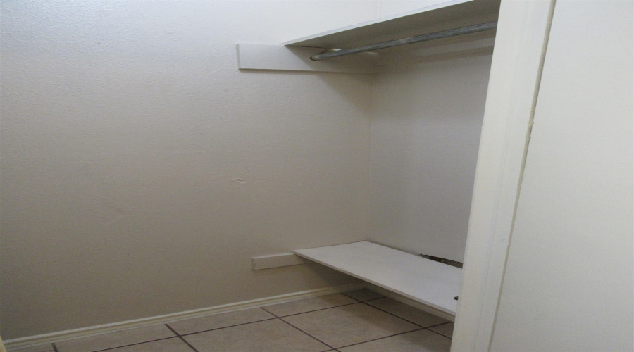 1420 Juarez Ave, Laredo, Texas 78040, 1 Bedroom Bedrooms, 2 Rooms Rooms,1 BathroomBathrooms,Residential,For Rent,1420 Juarez Ave,20260994
