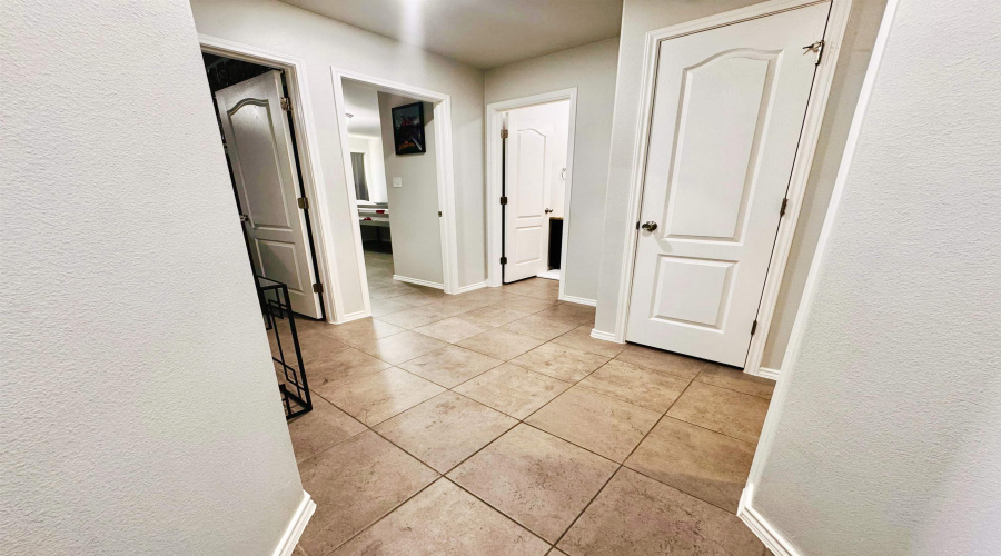 3711 Jaime Martin, Laredo, Texas 78046, 4 Bedrooms Bedrooms, 6 Rooms Rooms,2 BathroomsBathrooms,Residential,For Sale,3711 Jaime Martin,20260995