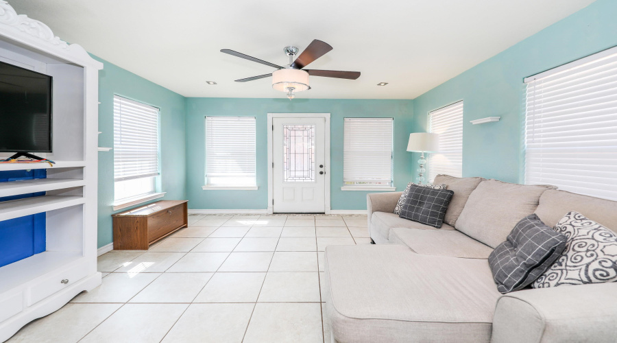 110 Lagos Ave, LAREDO, Texas 78045, 3 Bedrooms Bedrooms, 6 Rooms Rooms,2 BathroomsBathrooms,Residential,For Sale,110 Lagos Ave,20260998