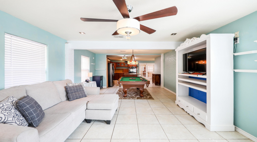 110 Lagos Ave, LAREDO, Texas 78045, 3 Bedrooms Bedrooms, 6 Rooms Rooms,2 BathroomsBathrooms,Residential,For Sale,110 Lagos Ave,20260998