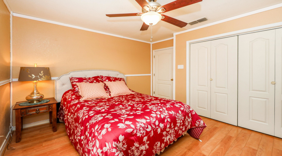 110 Lagos Ave, LAREDO, Texas 78045, 3 Bedrooms Bedrooms, 6 Rooms Rooms,2 BathroomsBathrooms,Residential,For Sale,110 Lagos Ave,20260998