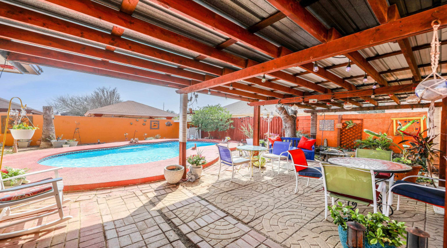 110 Lagos Ave, LAREDO, Texas 78045, 3 Bedrooms Bedrooms, 6 Rooms Rooms,2 BathroomsBathrooms,Residential,For Sale,110 Lagos Ave,20260998