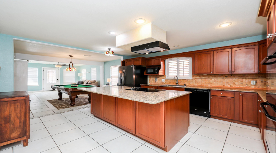 110 Lagos Ave, LAREDO, Texas 78045, 3 Bedrooms Bedrooms, 6 Rooms Rooms,2 BathroomsBathrooms,Residential,For Sale,110 Lagos Ave,20260998