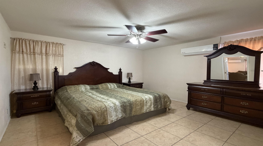 10214 Blitzen Dr, LAREDO, Texas 78045, 1 Bedroom Bedrooms, 2 Rooms Rooms,1 BathroomBathrooms,Residential,For Rent,10214 Blitzen Dr,20260999