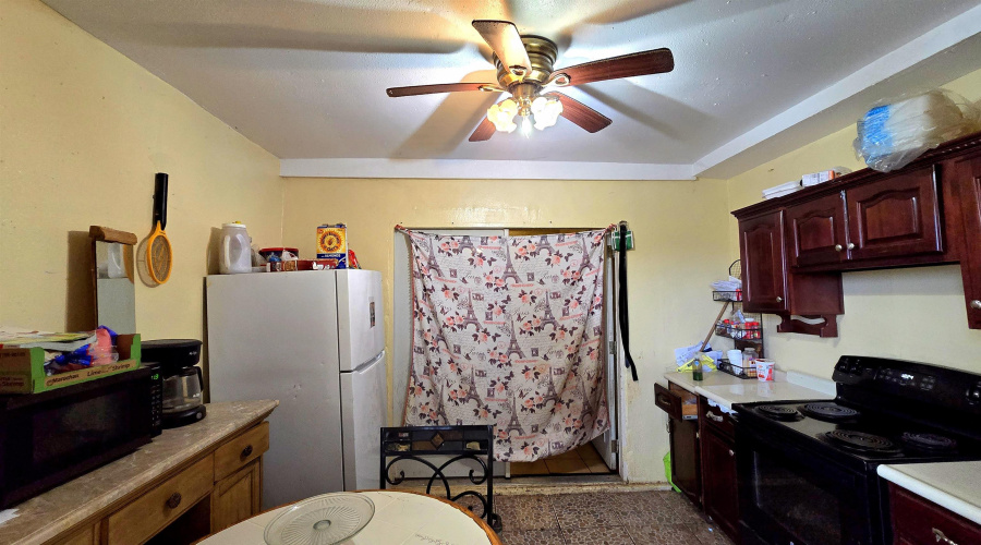 103 Malaga Dr, Laredo, Texas 78046, 4 Bedrooms Bedrooms, 6 Rooms Rooms,3 BathroomsBathrooms,Residential,For Sale,103 Malaga Dr,20261000