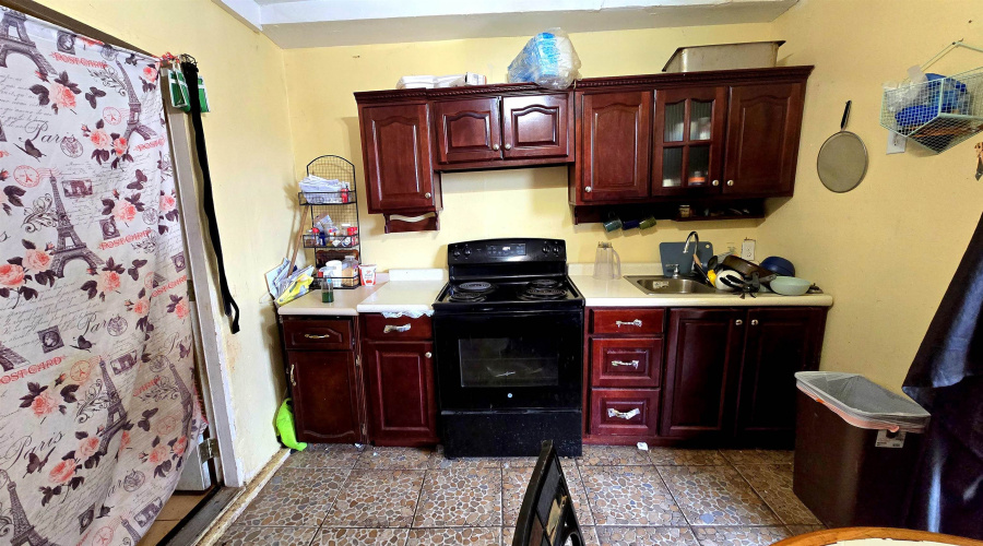 103 Malaga Dr, Laredo, Texas 78046, 4 Bedrooms Bedrooms, 6 Rooms Rooms,3 BathroomsBathrooms,Residential,For Sale,103 Malaga Dr,20261000