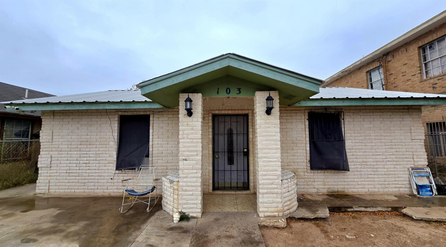 103 Malaga Dr, Laredo, Texas 78046, 4 Bedrooms Bedrooms, 6 Rooms Rooms,3 BathroomsBathrooms,Residential,For Sale,103 Malaga Dr,20261000