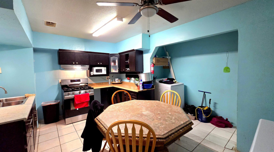 103 Malaga Dr, Laredo, Texas 78046, 4 Bedrooms Bedrooms, 6 Rooms Rooms,3 BathroomsBathrooms,Residential,For Sale,103 Malaga Dr,20261000