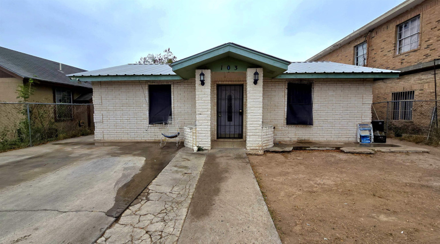 103 Malaga Dr, Laredo, Texas 78046, 4 Bedrooms Bedrooms, 6 Rooms Rooms,3 BathroomsBathrooms,Residential,For Sale,103 Malaga Dr,20261000