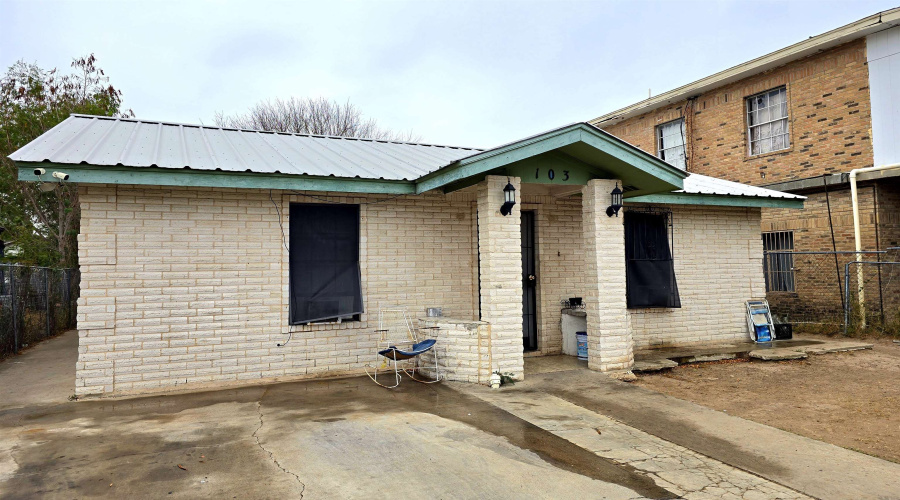 103 Malaga Dr, Laredo, Texas 78046, 4 Bedrooms Bedrooms, 6 Rooms Rooms,3 BathroomsBathrooms,Residential,For Sale,103 Malaga Dr,20261000