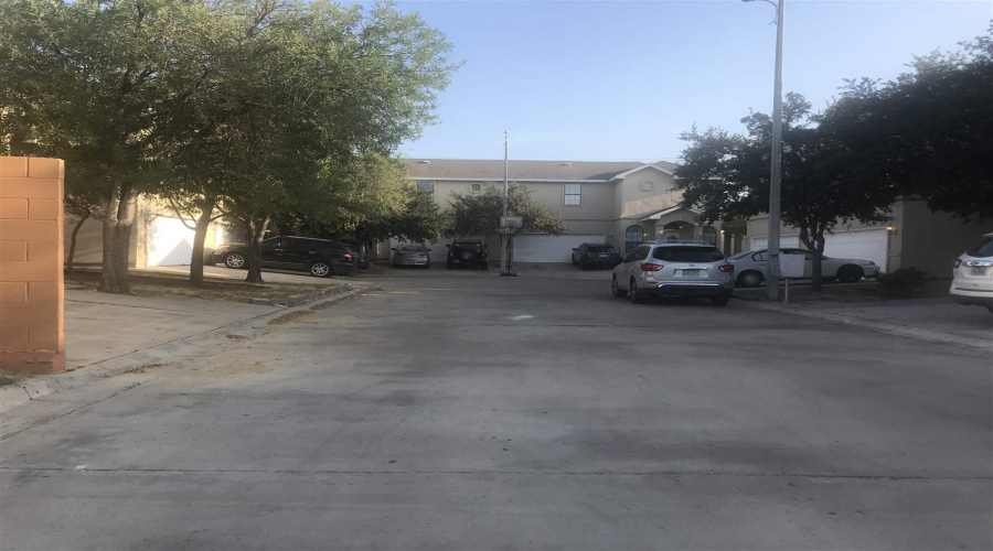 411 Shiloh Dr, LAREDO, Texas 78045, 3 Bedrooms Bedrooms, 6 Rooms Rooms,2 BathroomsBathrooms,Residential,For Rent,411 Shiloh Dr,20261001