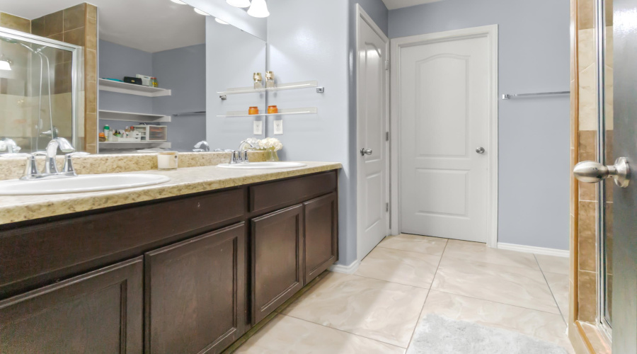 6103 Fraile Dr, laredo, Texas 78043, 3 Bedrooms Bedrooms, 5 Rooms Rooms,2 BathroomsBathrooms,Residential,For Sale,6103 Fraile Dr,20261003