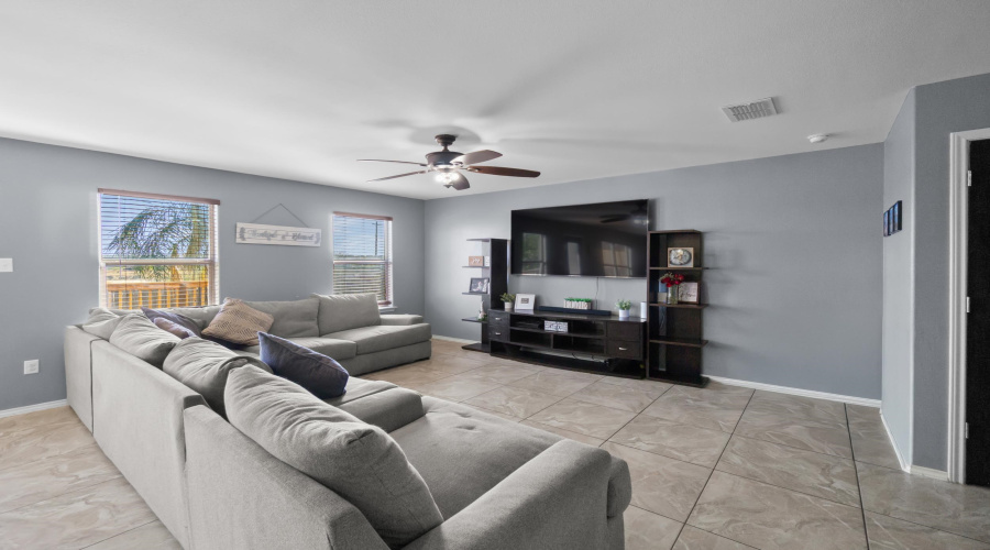 6103 Fraile Dr, laredo, Texas 78043, 3 Bedrooms Bedrooms, 5 Rooms Rooms,2 BathroomsBathrooms,Residential,For Sale,6103 Fraile Dr,20261003