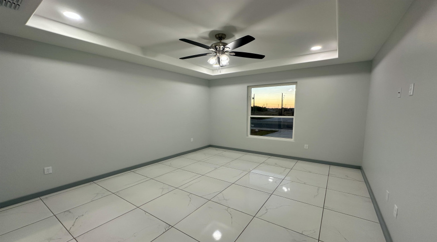 5014 Luna Grande Lp., Laredo, Texas 78046, 3 Bedrooms Bedrooms, 6 Rooms Rooms,2 BathroomsBathrooms,Residential,For Sale,5014 Luna Grande Lp.,20261004