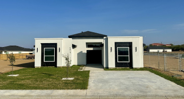 5014 Luna Grande Lp., Laredo, Texas 78046, 3 Bedrooms Bedrooms, 6 Rooms Rooms,2 BathroomsBathrooms,Residential,For Sale,5014 Luna Grande Lp.,20261004 5014 Luna Grande Lp., Laredo, Texas 78046, 3 Bedrooms Bedrooms, 6 Rooms Rooms,2 BathroomsBathrooms,Residential,For Sale,5014 Luna Grande Lp.,20261004