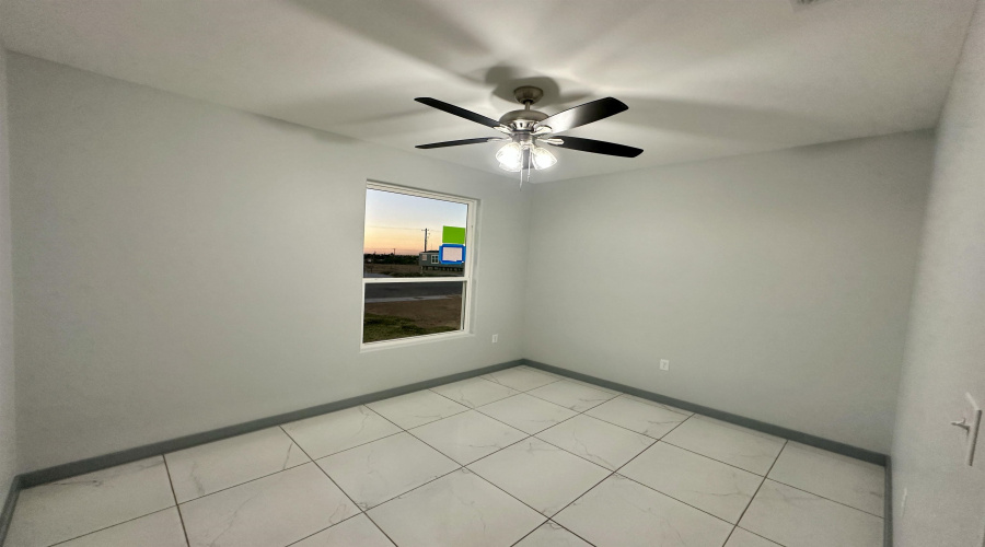 5014 Luna Grande Lp., Laredo, Texas 78046, 3 Bedrooms Bedrooms, 6 Rooms Rooms,2 BathroomsBathrooms,Residential,For Sale,5014 Luna Grande Lp.,20261004