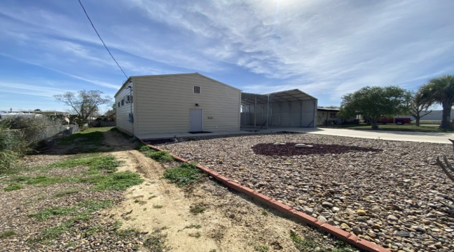 104 Overview Dr, Zapata, Texas 78076, 2 Bedrooms Bedrooms, 3 Rooms Rooms,1 BathroomBathrooms,Residential,For Sale,104 Overview Dr,20261005