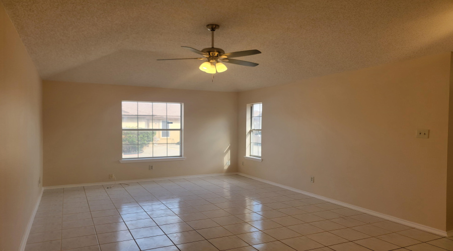 506 Shiloh Dr, Laredo, Texas 78045, 3 Bedrooms Bedrooms, 4 Rooms Rooms,2 BathroomsBathrooms,Residential,For Rent,506 Shiloh Dr,20261006