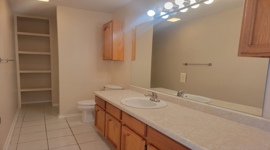 506 Shiloh Dr, Laredo, Texas 78045, 3 Bedrooms Bedrooms, 4 Rooms Rooms,2 BathroomsBathrooms,Residential,For Rent,506 Shiloh Dr,20261006