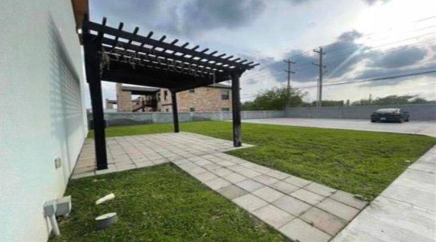 7608 Rocio Dr, Laredo, Texas 78041, 2 Bedrooms Bedrooms, 2 Rooms Rooms,2 BathroomsBathrooms,Residential,For Rent,7608 Rocio Dr,20261008