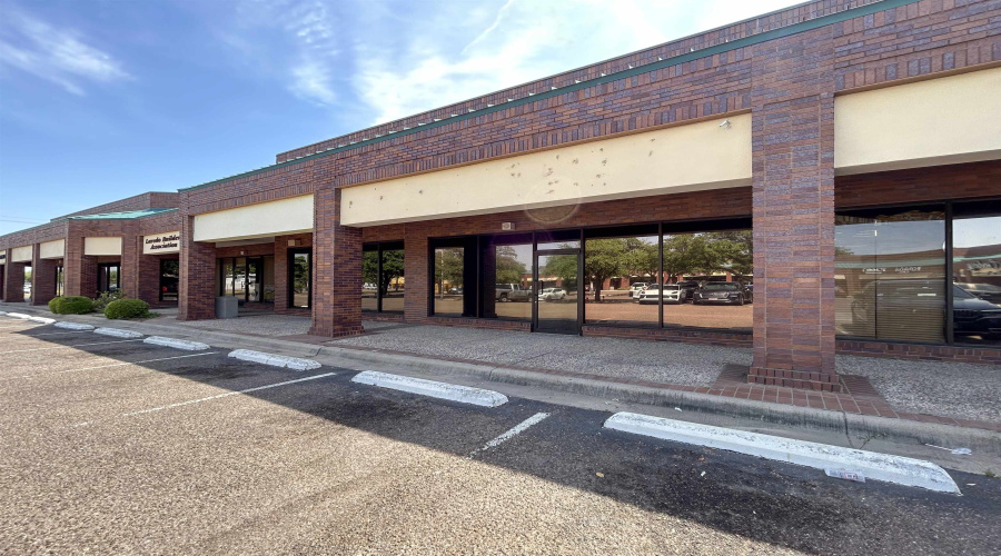 201 E Hillside Dr., Laredo, Texas 78041, ,1 BathroomBathrooms,Commercial retail/office,For Rent,201 E Hillside Dr.,20261016