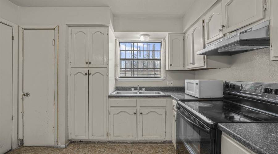 4310 Marcella Ave, Laredo, Texas 78041, ,Multi-family,For Sale,4310 Marcella Ave,20261015