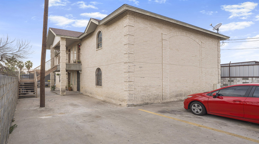 4310 Marcella Ave, Laredo, Texas 78041, ,Multi-family,For Sale,4310 Marcella Ave,20261015