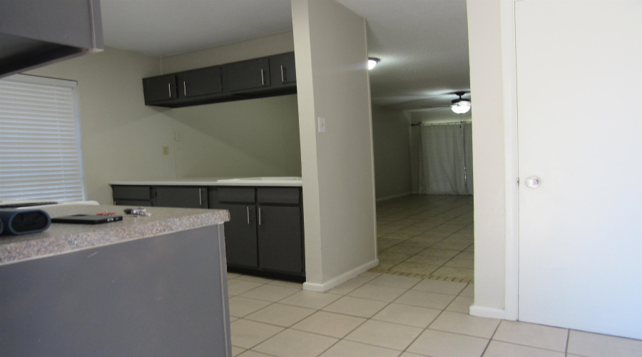 2401 E Frost St, Laredo, Texas 78043, 2 Bedrooms Bedrooms, 4 Rooms Rooms,1 BathroomBathrooms,Residential,For Rent,2401 E Frost St,20261009