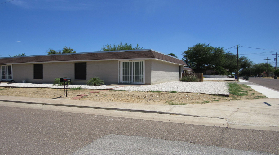 2401 E Frost St, Laredo, Texas 78043, 2 Bedrooms Bedrooms, 4 Rooms Rooms,1 BathroomBathrooms,Residential,For Rent,2401 E Frost St,20261009