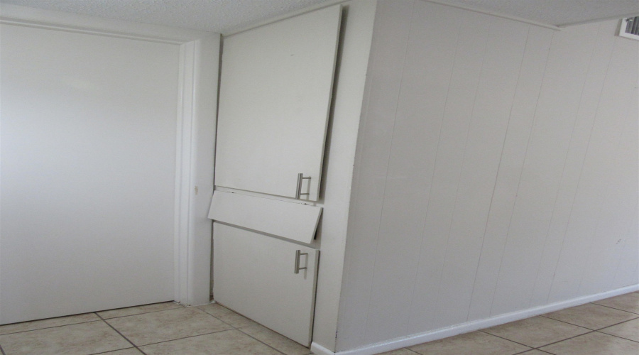 2401 E Frost St, Laredo, Texas 78043, 2 Bedrooms Bedrooms, 4 Rooms Rooms,1 BathroomBathrooms,Residential,For Rent,2401 E Frost St,20261009