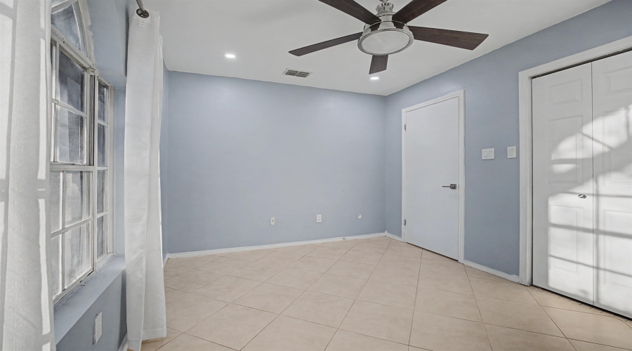 10307 Dancer Dr, Laredo, Texas 78045, 3 Bedrooms Bedrooms, 6 Rooms Rooms,2 BathroomsBathrooms,Residential,For Rent,10307 Dancer Dr,20261010