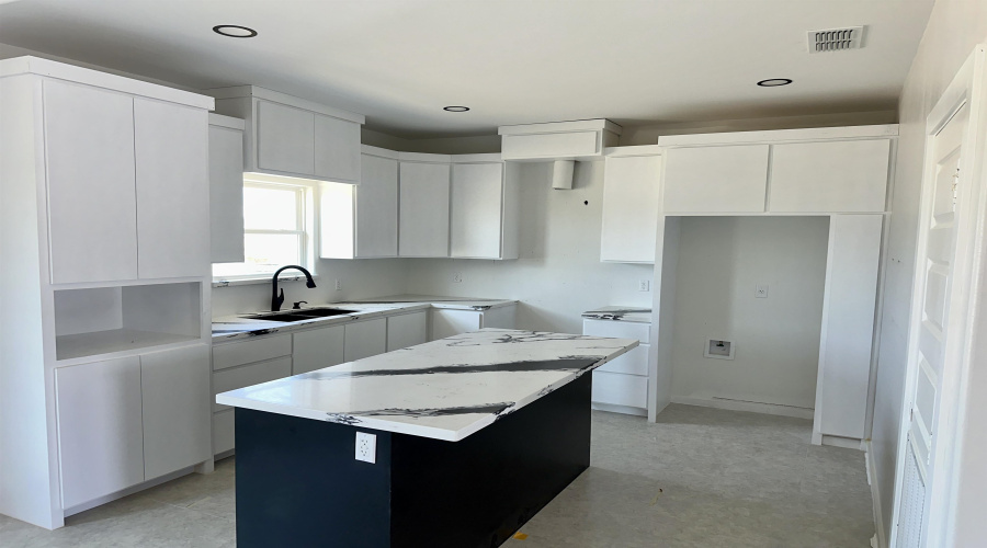 5014 Rio Seco St., Laredo, Texas 78046, 3 Bedrooms Bedrooms, 6 Rooms Rooms,2 BathroomsBathrooms,Residential,For Sale,5014 Rio Seco St.,20261011