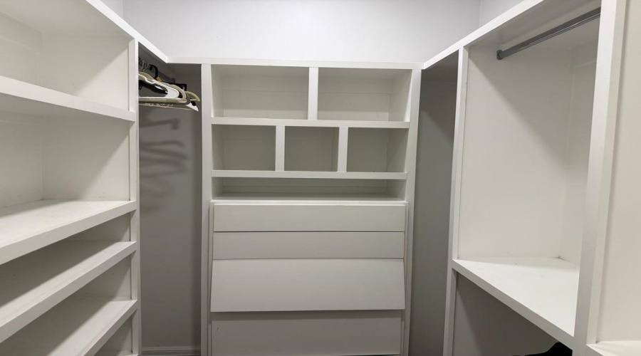 1707 Galveston St, Laredo, Texas 78043, 4 Bedrooms Bedrooms, 6 Rooms Rooms,3 BathroomsBathrooms,Residential,For Rent,1707 Galveston St,20261014