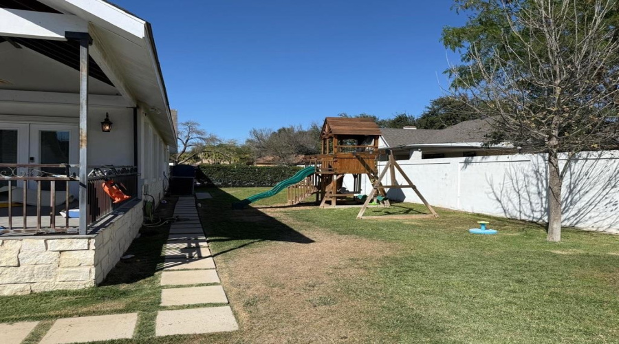 1707 Galveston St, Laredo, Texas 78043, 4 Bedrooms Bedrooms, 6 Rooms Rooms,3 BathroomsBathrooms,Residential,For Rent,1707 Galveston St,20261014