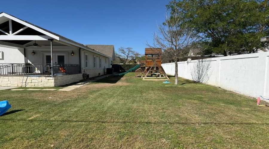 1707 Galveston St, Laredo, Texas 78043, 4 Bedrooms Bedrooms, 6 Rooms Rooms,3 BathroomsBathrooms,Residential,For Rent,1707 Galveston St,20261014