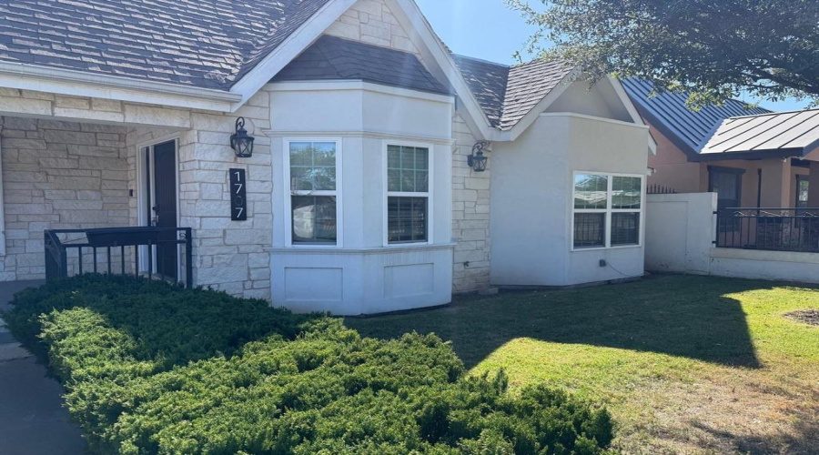 1707 Galveston St, Laredo, Texas 78043, 4 Bedrooms Bedrooms, 6 Rooms Rooms,3 BathroomsBathrooms,Residential,For Rent,1707 Galveston St,20261014