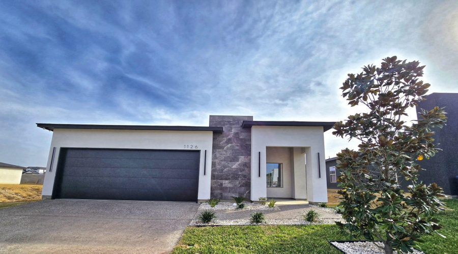 1126 Noyola Loop, Laredo, Texas 78046-6072, 3 Bedrooms Bedrooms, 4 Rooms Rooms,2 BathroomsBathrooms,Residential,For Sale,1126 Noyola Loop,20261017