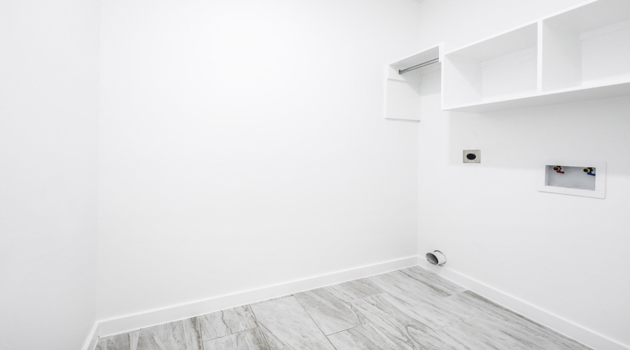 3911 Casa Blanca Lake Rd, Laredo, Texas 78041, 3 Bedrooms Bedrooms, 5 Rooms Rooms,2 BathroomsBathrooms,Residential,For Rent,3911 Casa Blanca Lake Rd,20261018