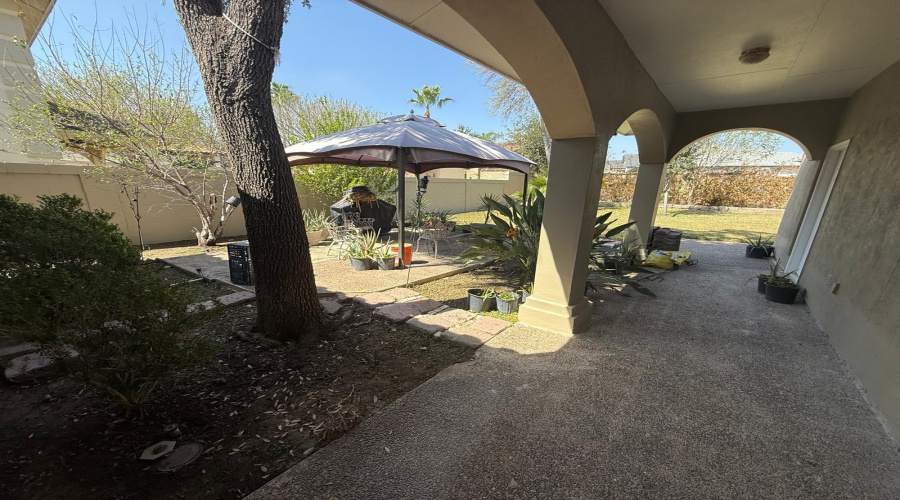 106 Lake Superior Rd, Laredo, Texas 78041, 4 Bedrooms Bedrooms, 12 Rooms Rooms,3 BathroomsBathrooms,Residential,For Sale,106 Lake Superior Rd,20261019