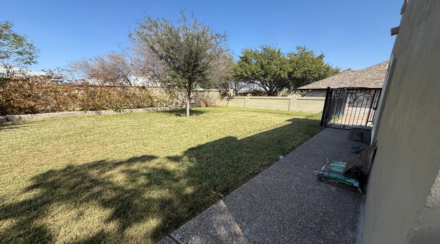 106 Lake Superior Rd, Laredo, Texas 78041, 4 Bedrooms Bedrooms, 12 Rooms Rooms,3 BathroomsBathrooms,Residential,For Sale,106 Lake Superior Rd,20261019