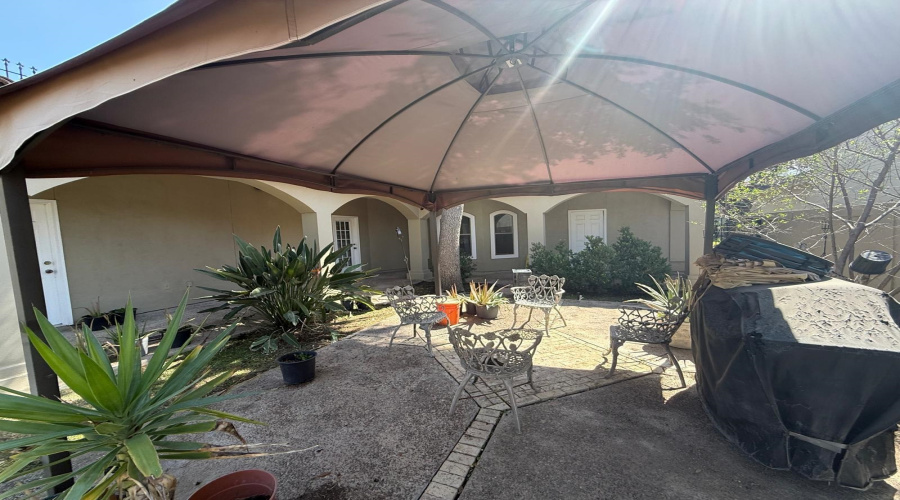 106 Lake Superior Rd, Laredo, Texas 78041, 4 Bedrooms Bedrooms, 12 Rooms Rooms,3 BathroomsBathrooms,Residential,For Sale,106 Lake Superior Rd,20261019