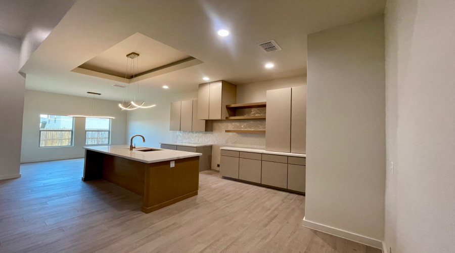 5534 Marble Falls St, LAREDO, Texas 78046, 4 Bedrooms Bedrooms, 5 Rooms Rooms,3 BathroomsBathrooms,Residential,For Sale,5534 Marble Falls St,20253941