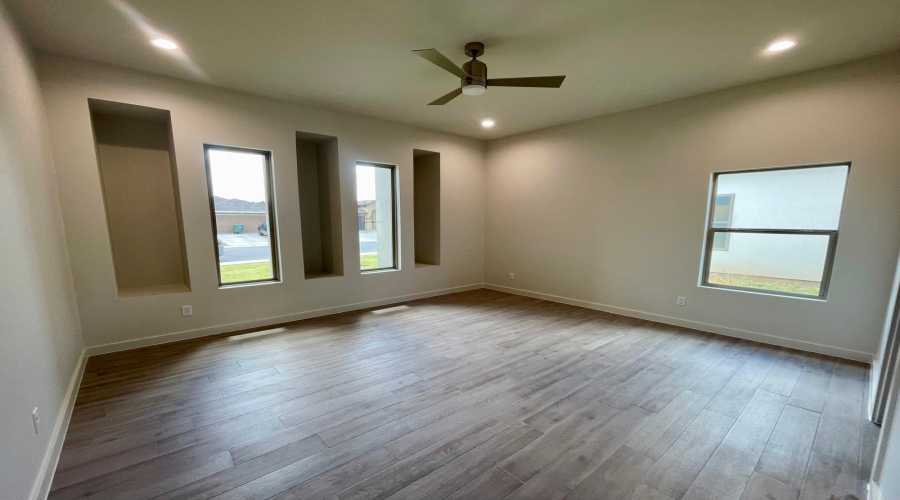 5534 Marble Falls St, LAREDO, Texas 78046, 4 Bedrooms Bedrooms, 5 Rooms Rooms,3 BathroomsBathrooms,Residential,For Sale,5534 Marble Falls St,20253941