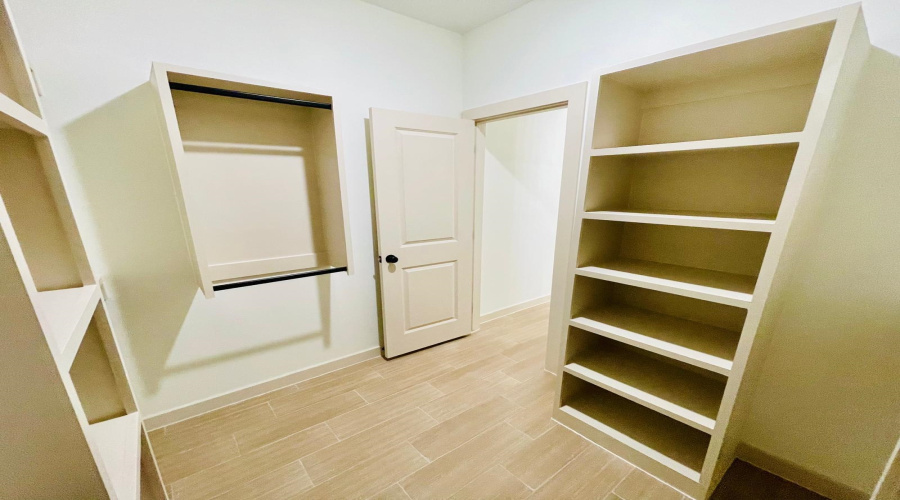 3903 Aguascalientes, LAREDO, Texas 78046-0000, 4 Bedrooms Bedrooms, 6 Rooms Rooms,2 BathroomsBathrooms,Residential,For Sale,3903 Aguascalientes,20254543