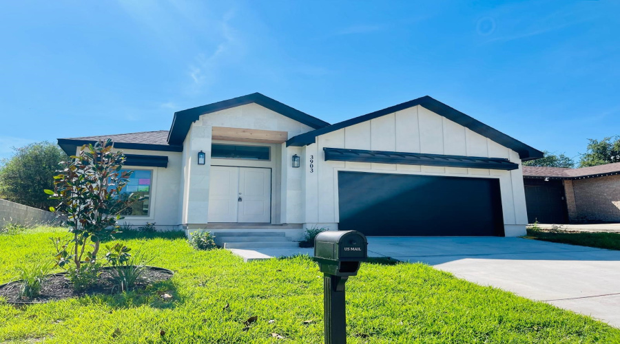 3903 Aguascalientes, LAREDO, Texas 78046-0000, 4 Bedrooms Bedrooms, 6 Rooms Rooms,2 BathroomsBathrooms,Residential,For Sale,3903 Aguascalientes,20254543